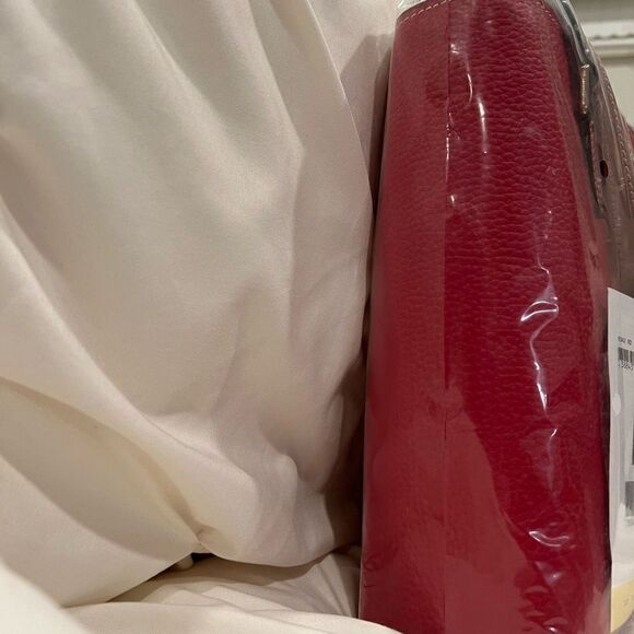 Dooney & Bourke Pebble Grain Small Lexington Red NWT in original packaging - Picture 5 of 8